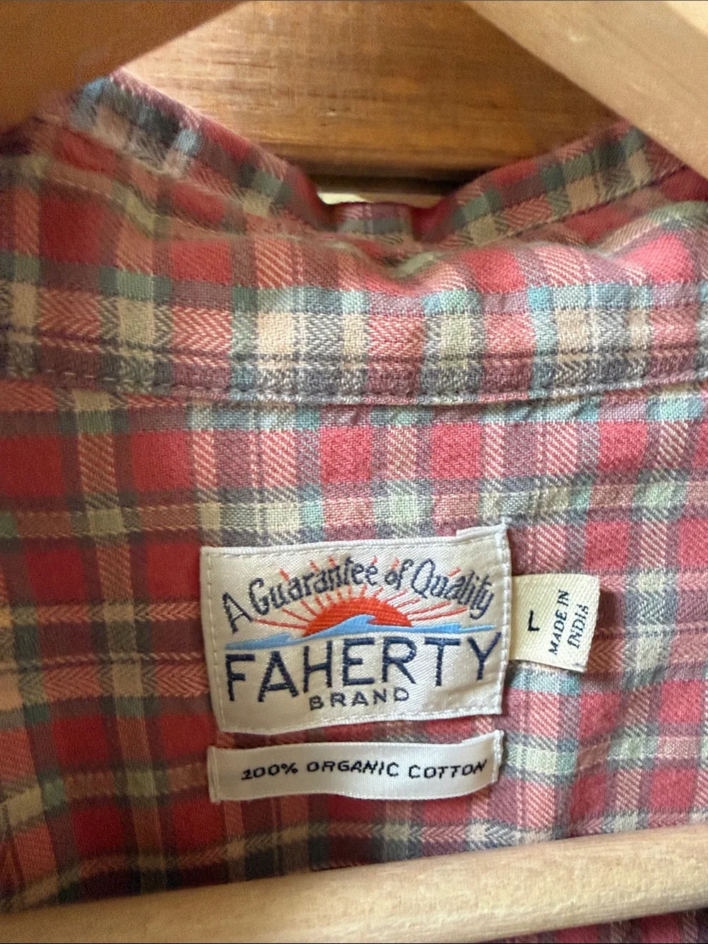 Faherty Organic Cotton Button up Shirt Size L - Picture 3 of 6